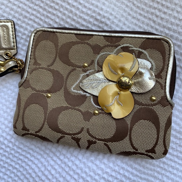 Coach Signature C Canvas Wristlet with Flower - Picture 1 of 13
